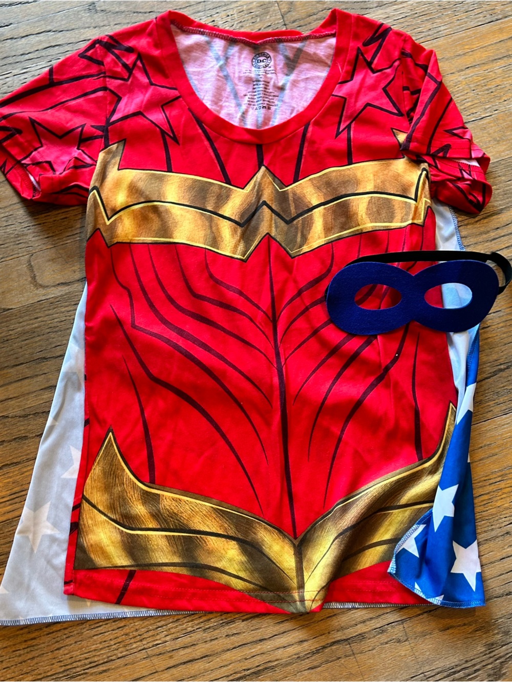 ⭐️ 5 for $25 ⭐️ DC comic costume top with detachable cape